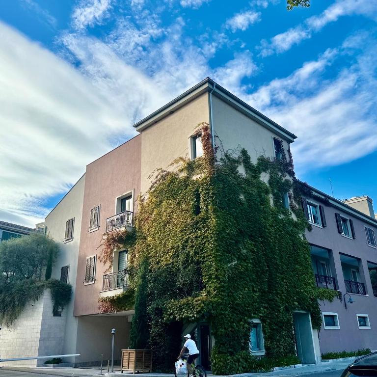 Queen Milena, Luxury apartment in Porto Montenegro with amazing garden and pool - Apartman sa 2 Spavaće Sobe - 53