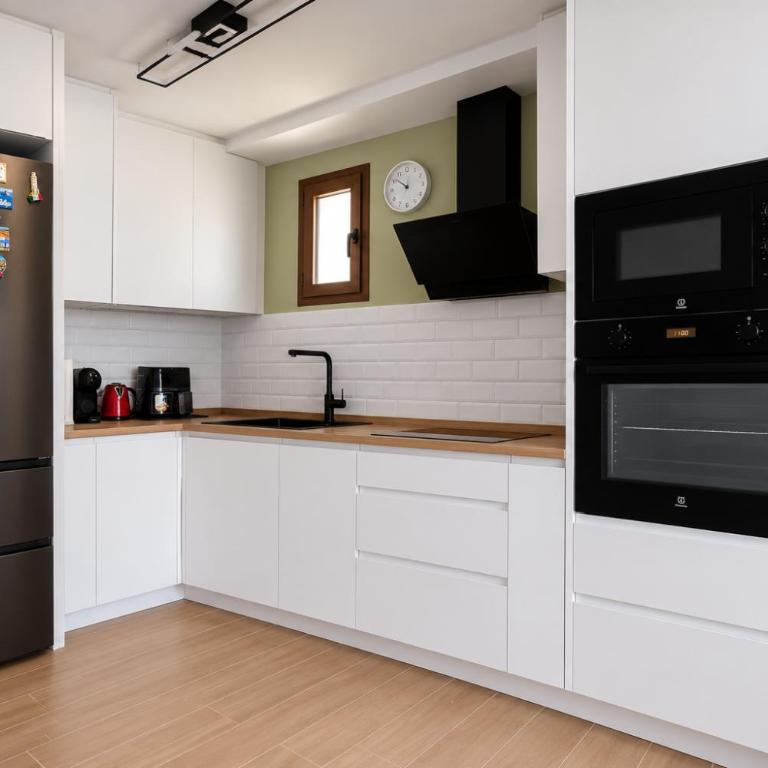 Apartamento "Casa Montes" con Piscina, Wifi y Parking Gratis! - Appartamento con 2 Camere da Letto, Terrazza e Vista Mare - 9