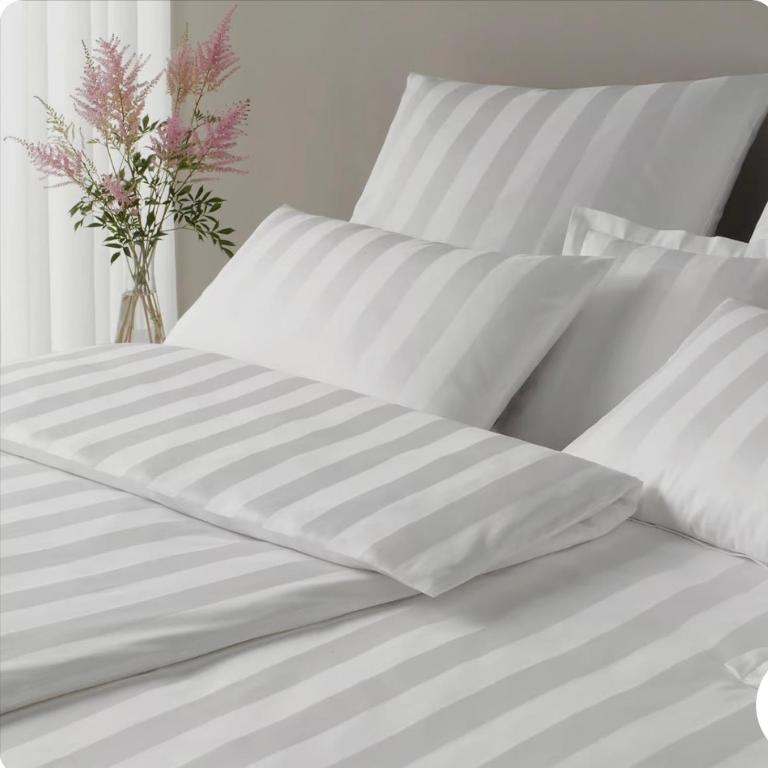 residence Como,Suite diamond 3, free private parking - One-Bedroom Apartment - 1