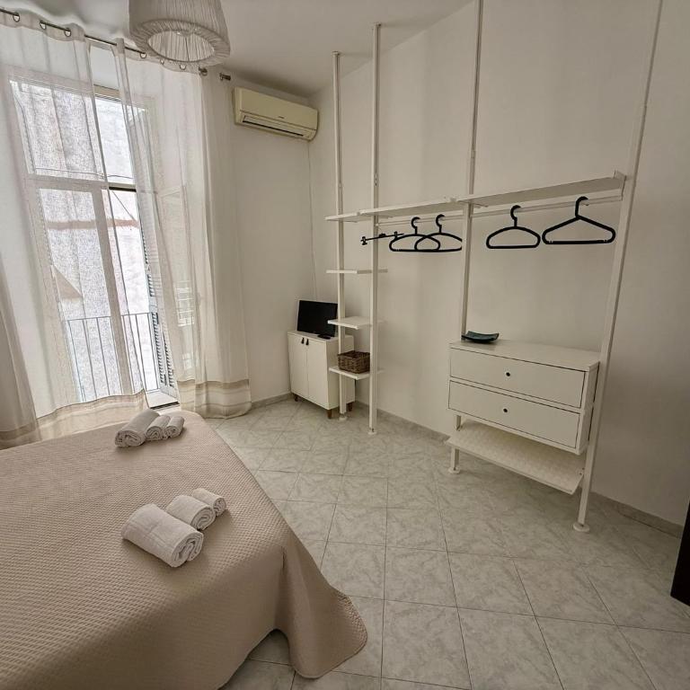 EmmeDiEmmeHome Napoli Centro - Appartamento con 1 Camera da Letto - 2