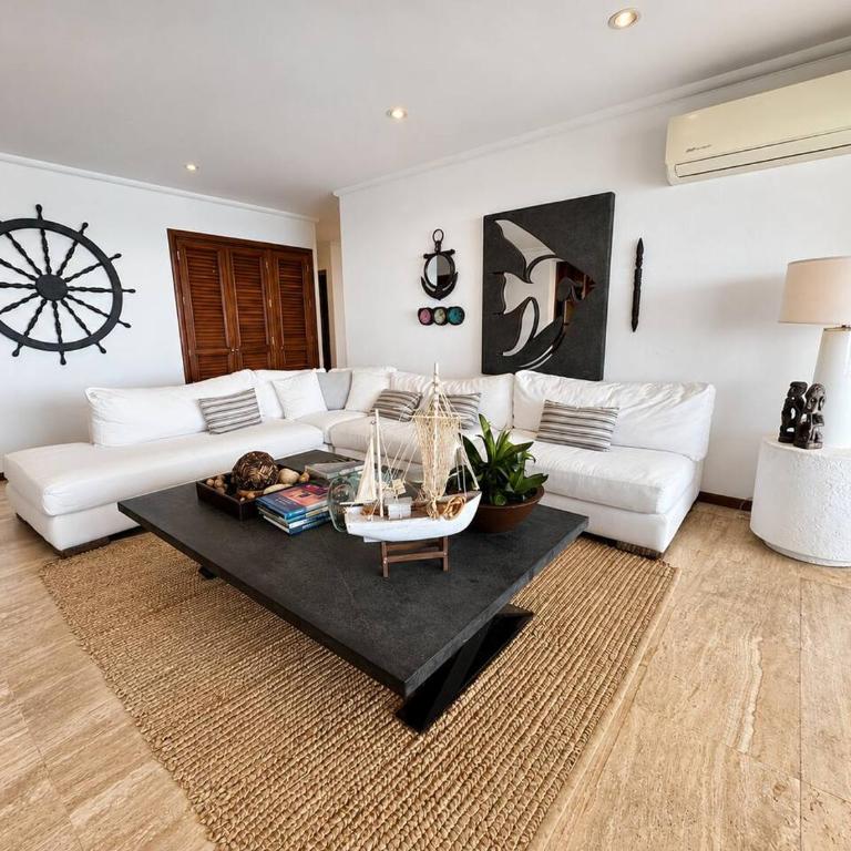 Beachfront Oasis with a View - Apartment - 3
