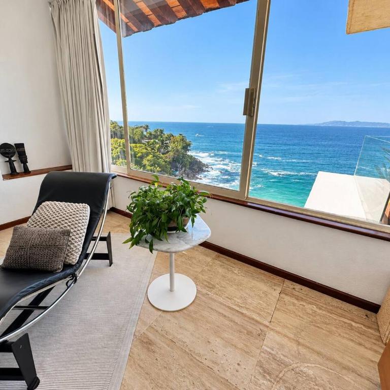 Beachfront Oasis with a View - Apartment - 11