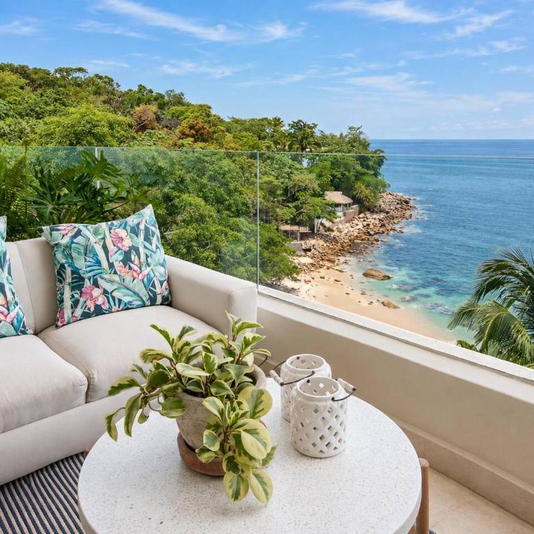 Private Beach Front with a Spectacular View - Apartamento con 3 dormitorios - Frente al océano - 1