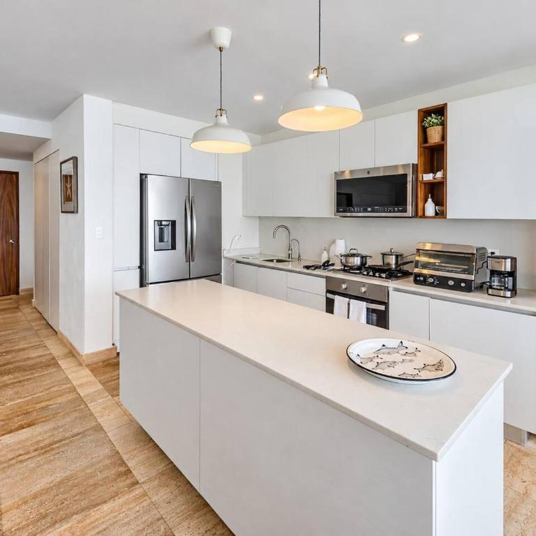 Lovely 3-bedroom beach front serviced apartment - Apartamento - 24