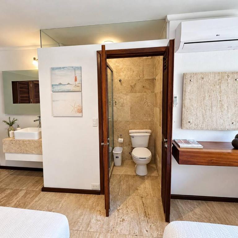 Beachfront Oasis with a View - Apartment - 19