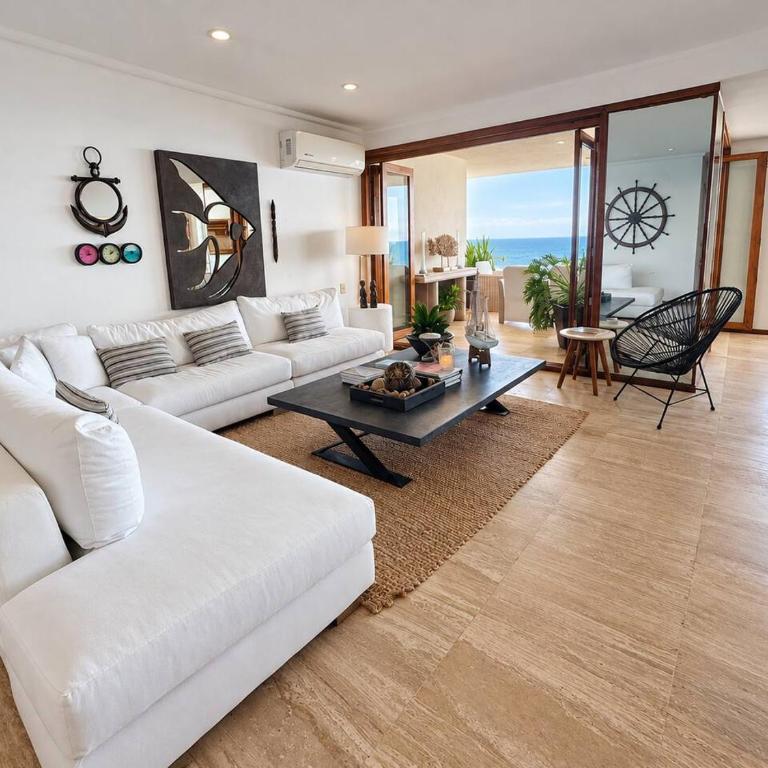 Beachfront Oasis with a View - Apartment - 24