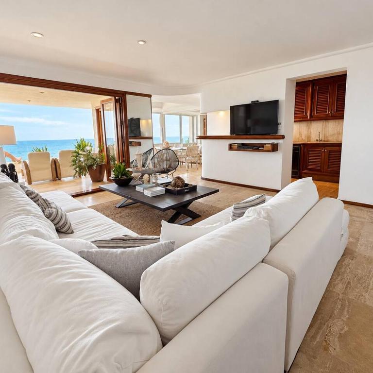 Beachfront Oasis with a View - Apartment - 25