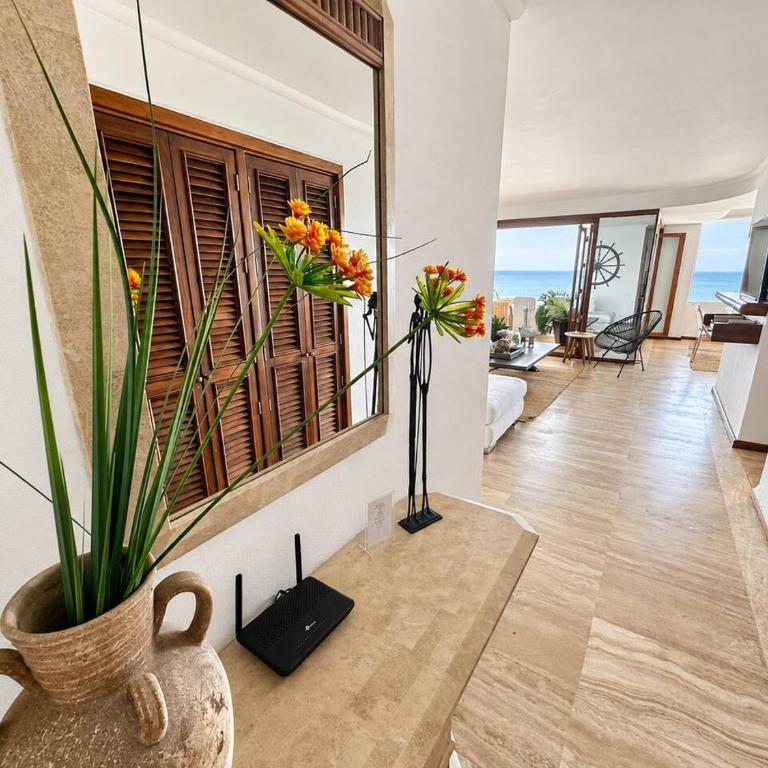 Beachfront Oasis with a View - Apartment - 26