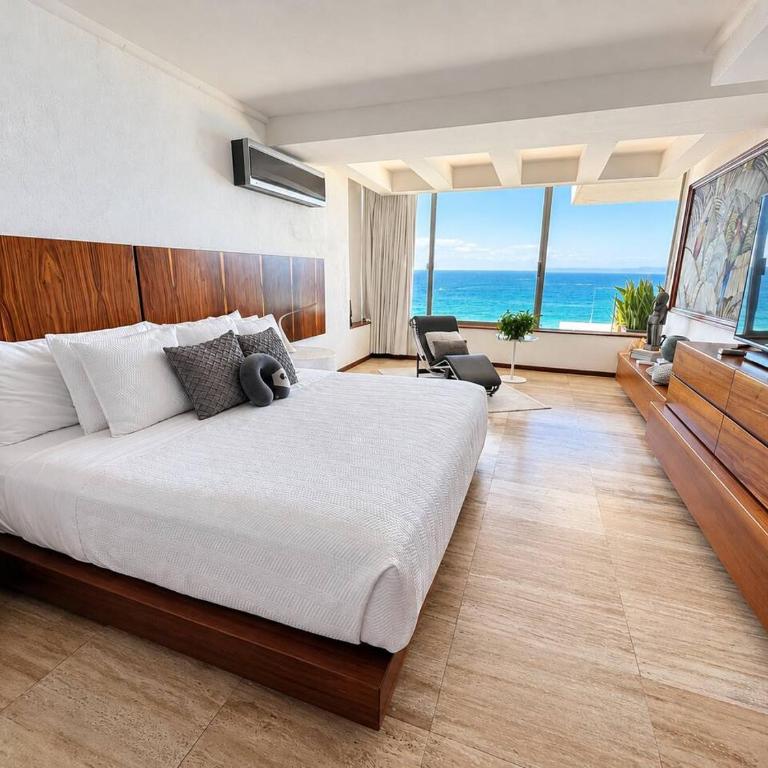 Beachfront Oasis with a View - Apartment - 31