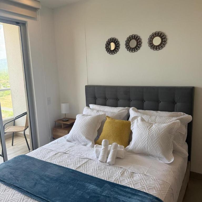 Caribbean Escape with Ocean View & Beach Access - One-Bedroom Apartment - 12