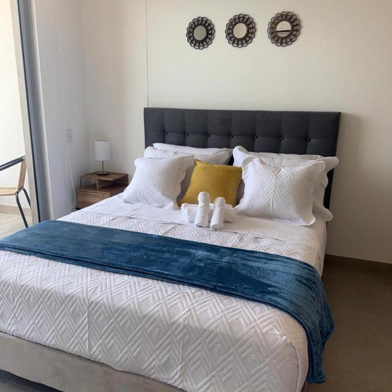 Caribbean Escape with Ocean View & Beach Access - One-Bedroom Apartment - 16