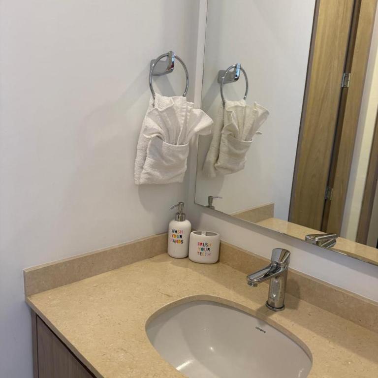 Caribbean Escape with Ocean View & Beach Access - One-Bedroom Apartment - 33