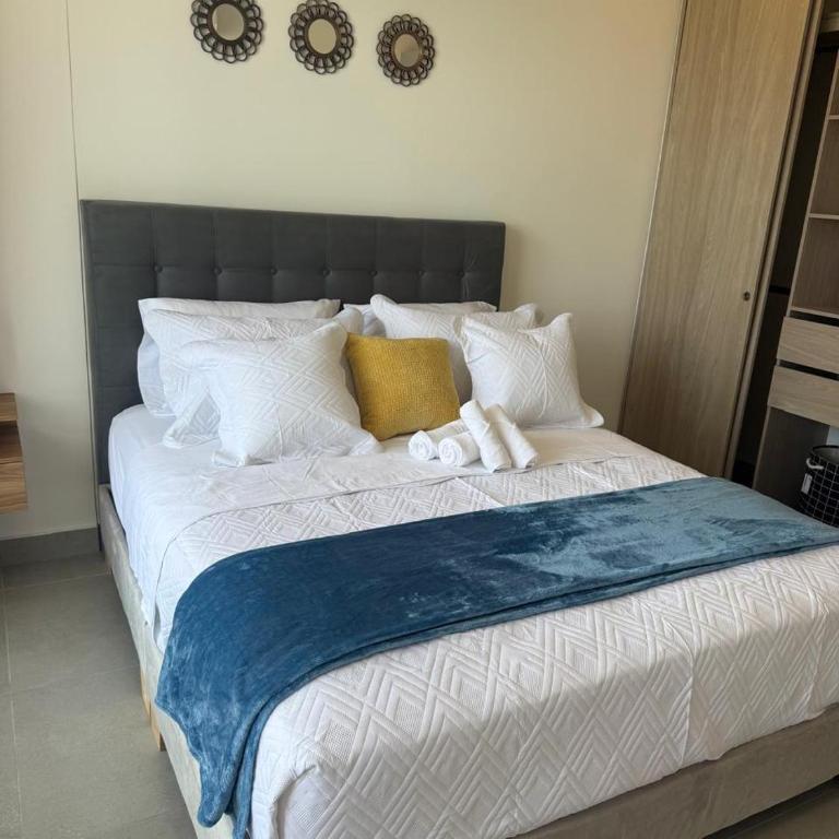 Caribbean Escape with Ocean View & Beach Access - One-Bedroom Apartment - 35