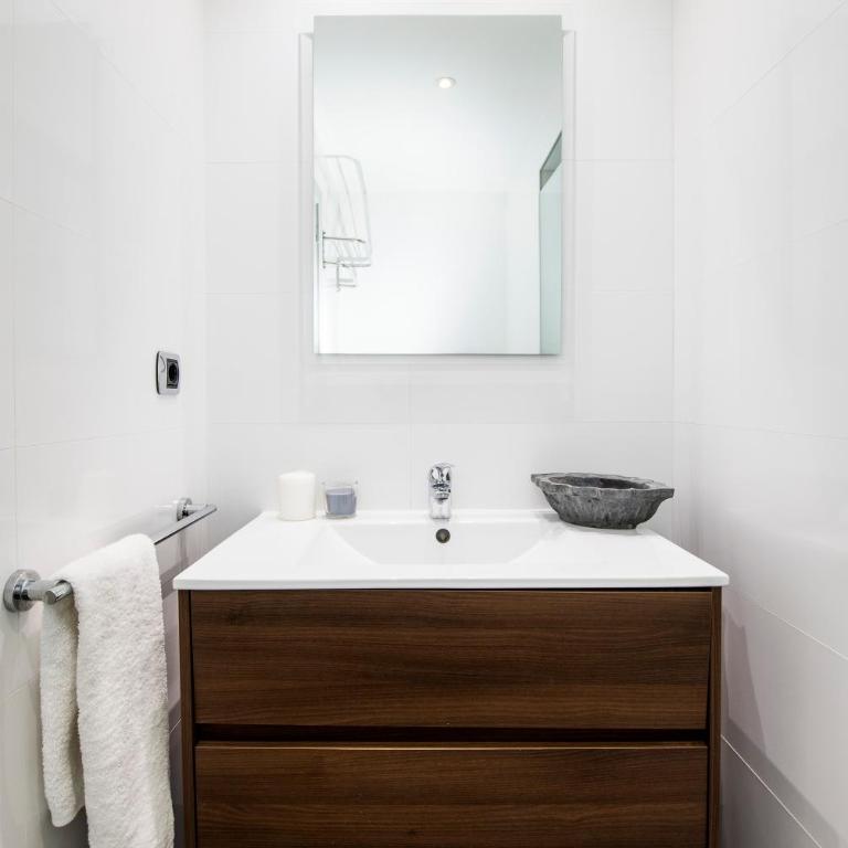 C211 Barcelona - Simaba Group - Two-Bedroom Apartment - 5