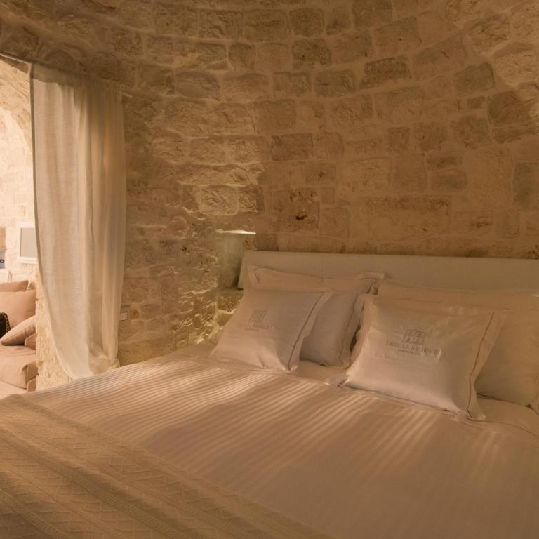 Trulli Resort - Junior Suite con Vista Piscina - 1