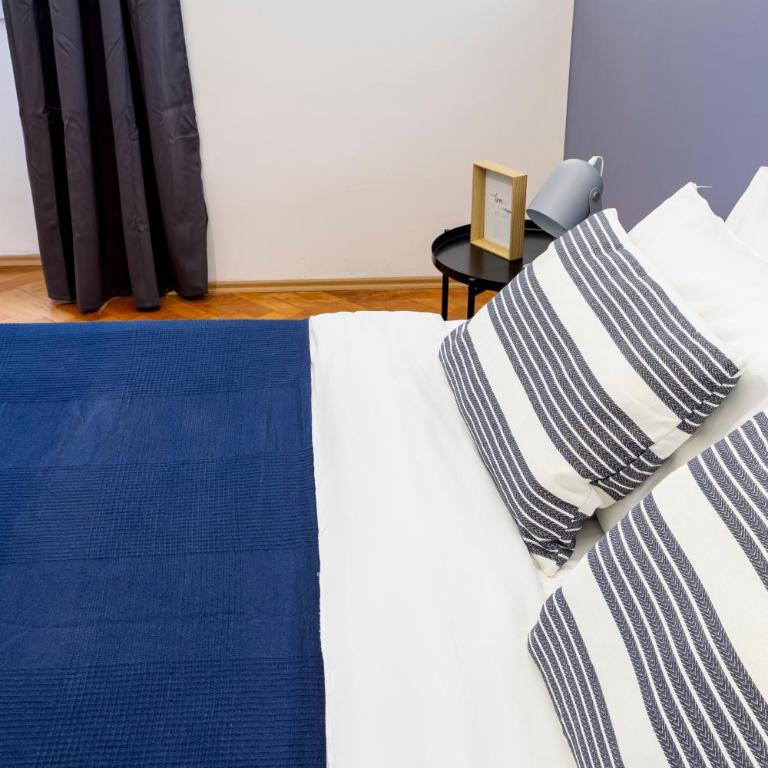 Pregiata camera con bagno privato - Blu di Prussia - Appartamento con 1 Camera da Letto - 8