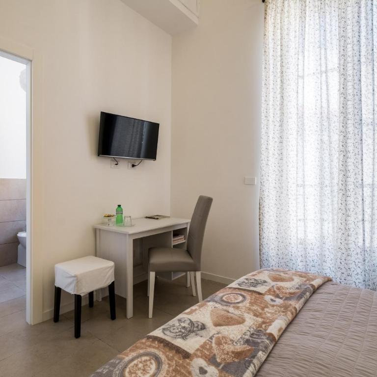 Ai Lattarini House - Camera Matrimoniale con Balcone - 2