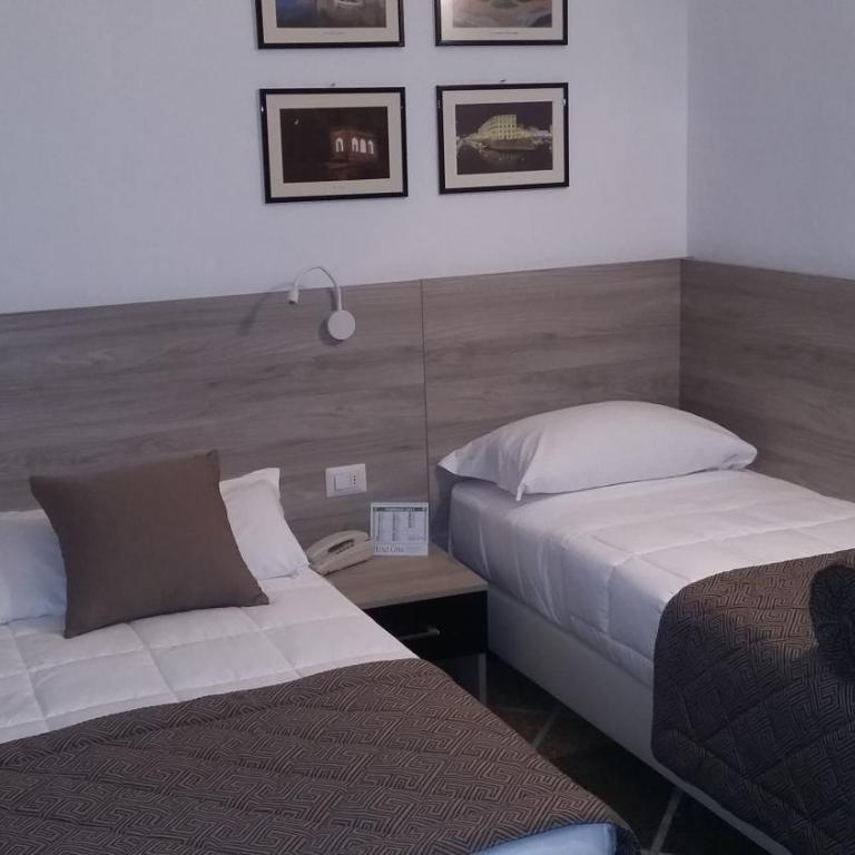 Hotel Citta' - Camera Matrimoniale con Letto Supplementare - 8