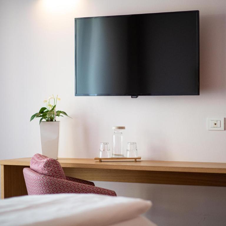 Active & Family Hotel Gioiosa - Chambre Double Confort avec Balcon - Vue sur Lac - 1