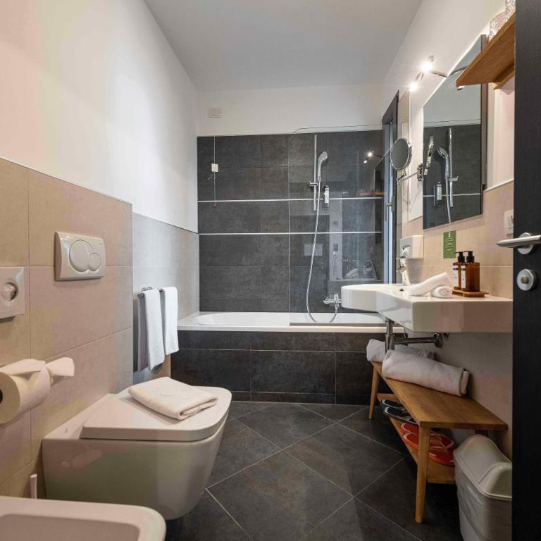 Active & Family Hotel Gioiosa - Chambre Double Confort avec Balcon - Vue sur Lac - 5