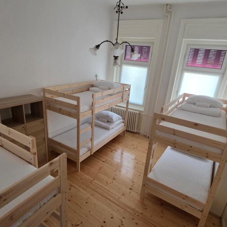 Hostel Province - Krevet u 6-krevetnoj Mešanoj Spavaonici - 6