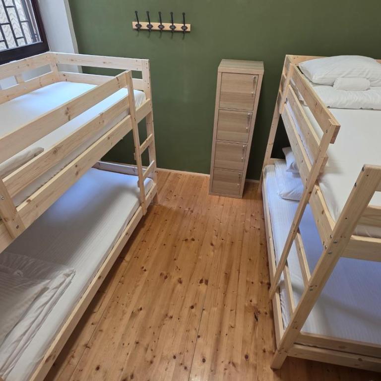 Hostel Province - Krevet u 4-krevetnoj Ženskoj Spavaonici - 1