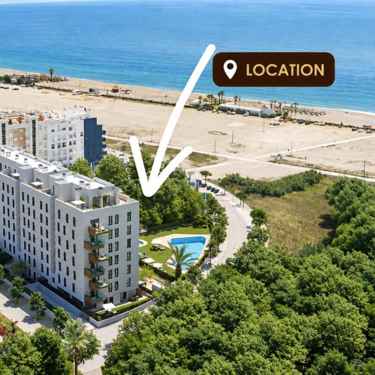 Golden Hour Costa del Sol -Steps from the Beach, Pool & Free Parking - Appartamento con 2 Camere da Letto - 5