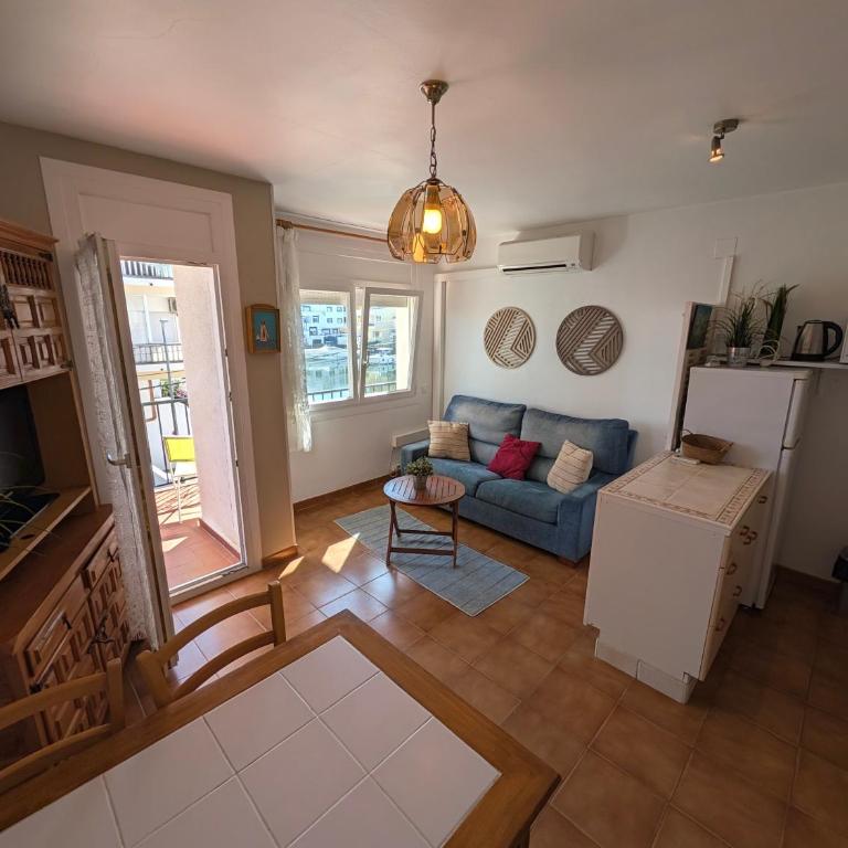 Canal Vista Empuriabrava - Two-Bedroom Apartment - 8