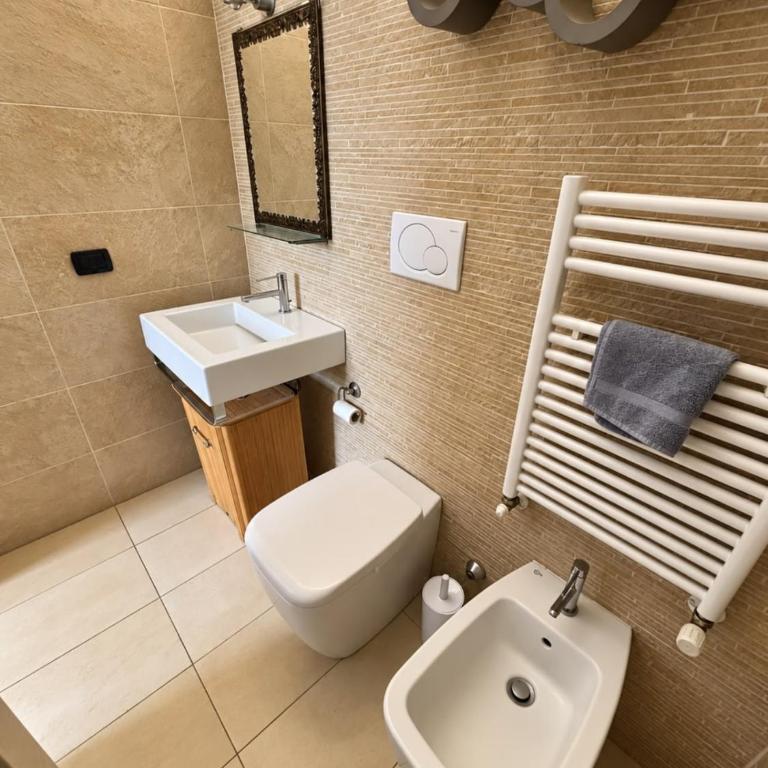 Designer two-room apartment surrounded by garden - Appartamento con 1 Camera da Letto - 16