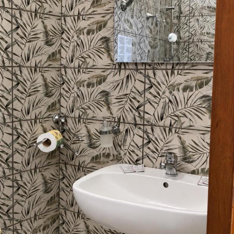 House Caracciolo by Loveinthetravel - Camera Doppia con Letti Singoli con Bagno Privato - 5