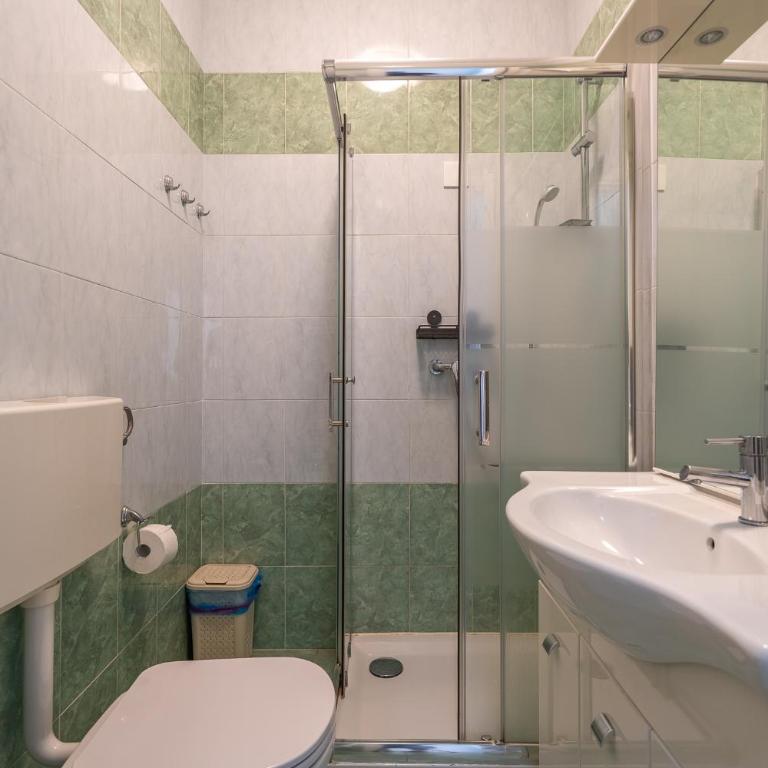 Rapallo Garden Retreat Private Parking & Relaxation - Appartamento con 2 Camere da Letto - 4