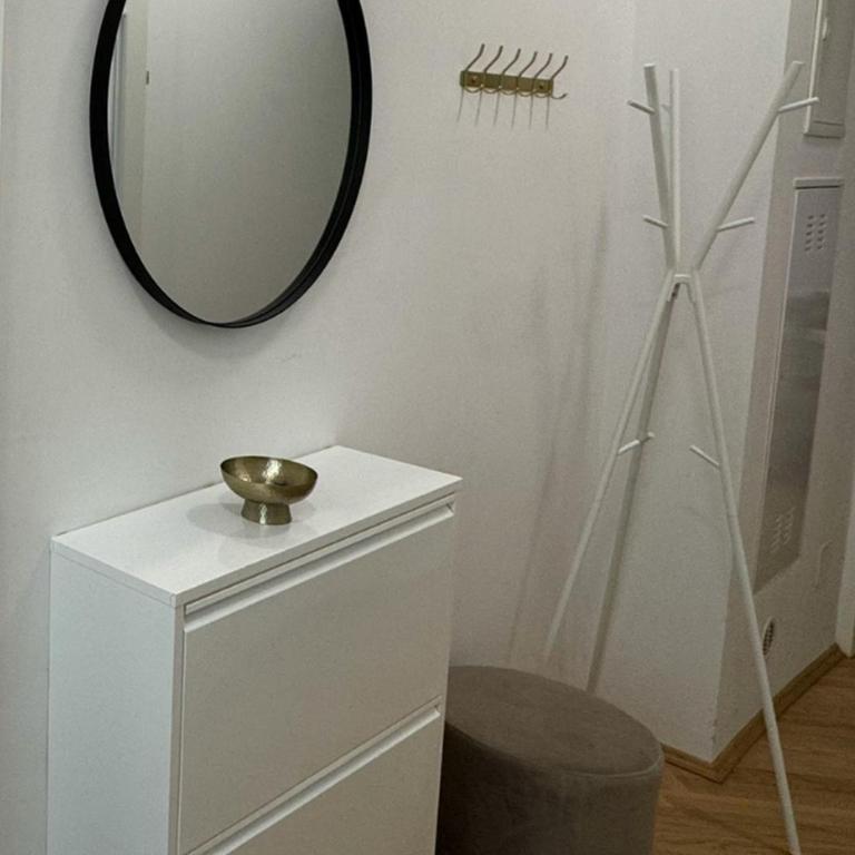 Elegante alojamiento en el corazon de Madrid junto a Arenal - Apartamento de 1 dormitorio - 3