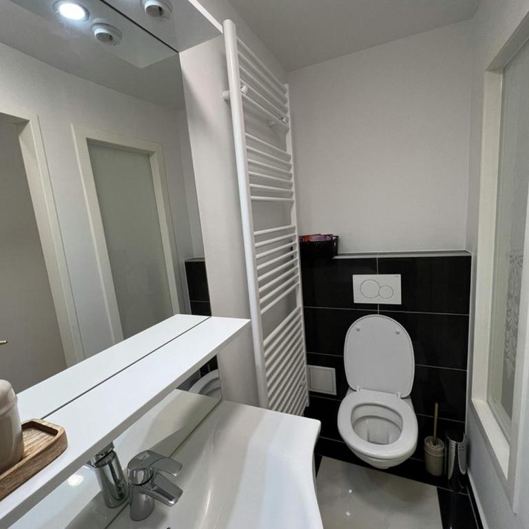 Elegante alojamiento en el corazon de Madrid junto a Arenal - Apartamento de 1 dormitorio - 5