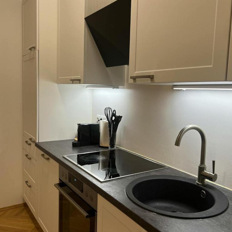 Elegante alojamiento en el corazon de Madrid junto a Arenal - Apartamento de 1 dormitorio - 10