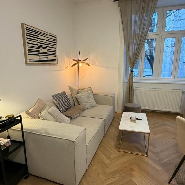 Elegante alojamiento en el corazon de Madrid junto a Arenal - Apartamento de 1 dormitorio - 11