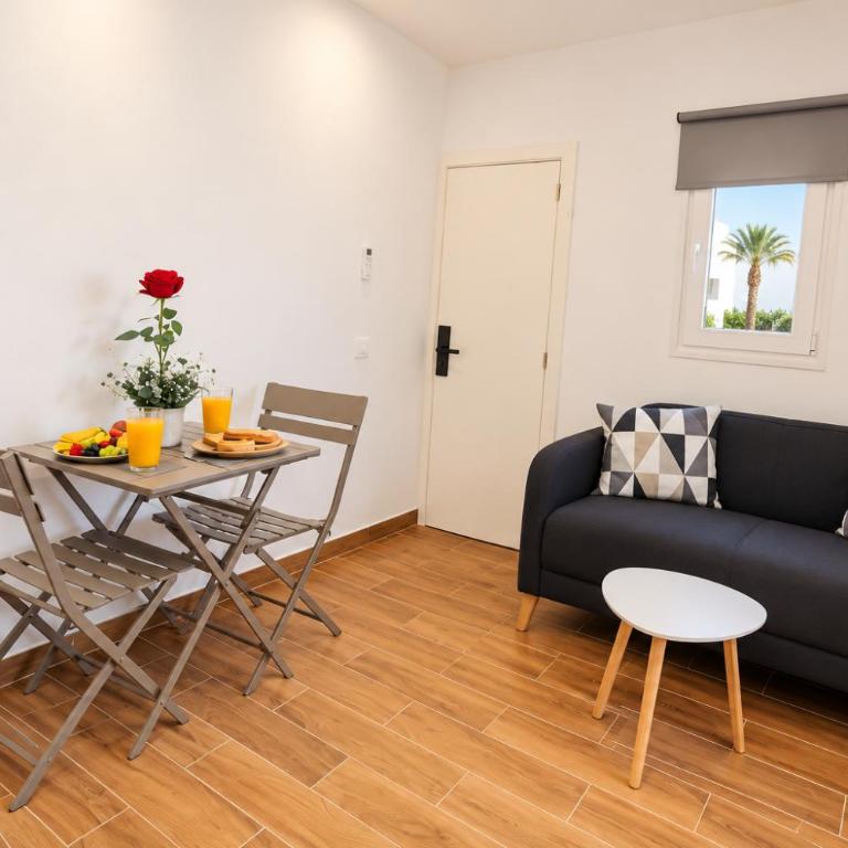 Habitación Suite El Mirador - Habitación Doble con baño privado externo - 2 camas - 4