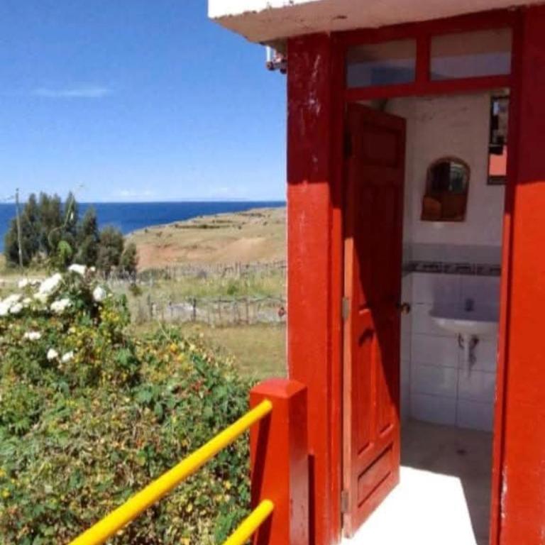Casa Quechua en Amantani - Twin Room with Lake View - 3