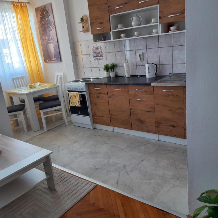 Stan na dan u centru Sarajeva - Apartman sa 1 Spavaćom Sobom - 4