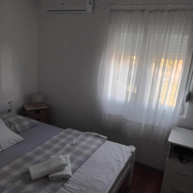 Apartman Dunja - Kuća sa 2 Spavaće Sobe - 6