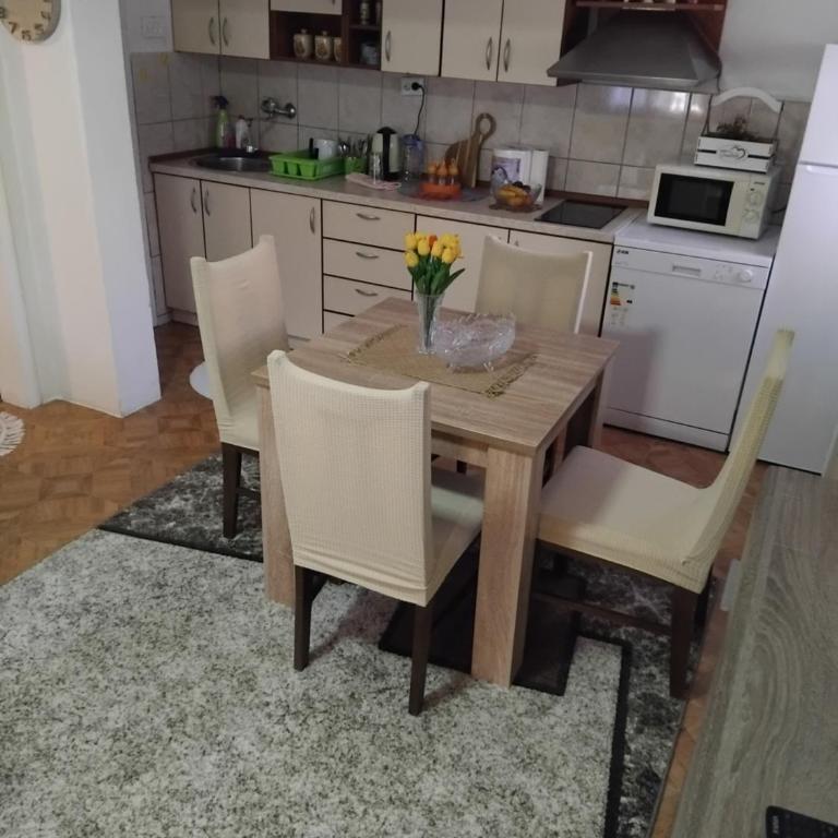 Apartman Dunja - Kuća sa 2 Spavaće Sobe - 13