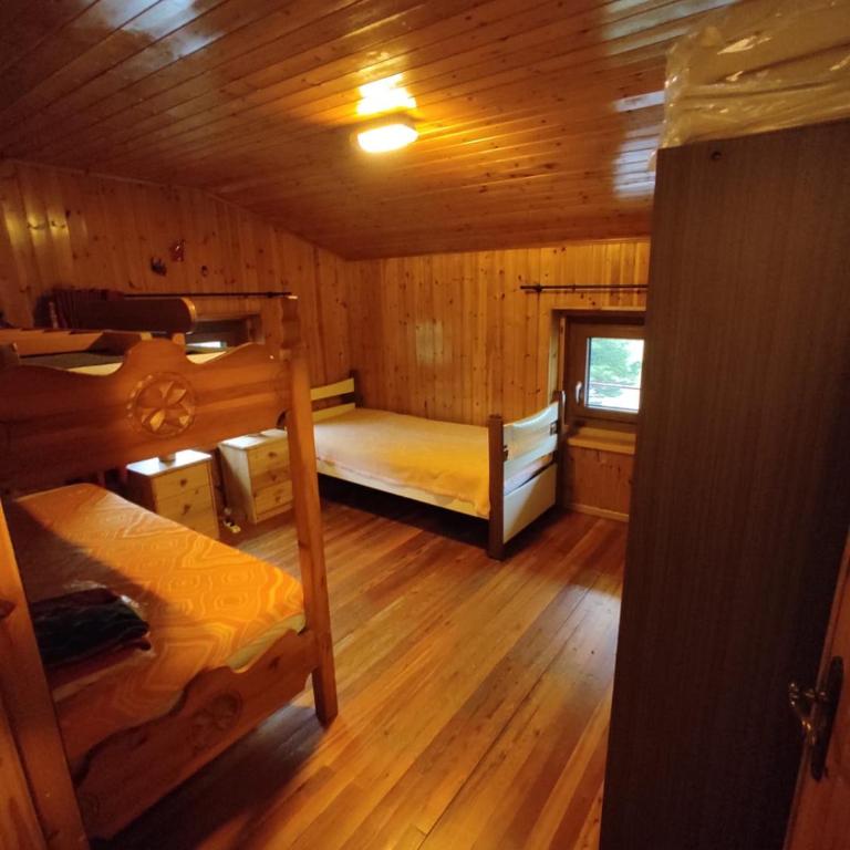 Chez Ferdinand 4 - Two-Bedroom Apartment with Lake View - 9
