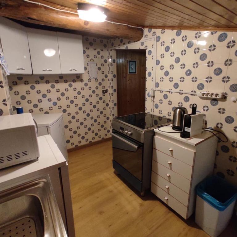 Chez Ferdinand 4 - Two-Bedroom Apartment with Lake View - 5