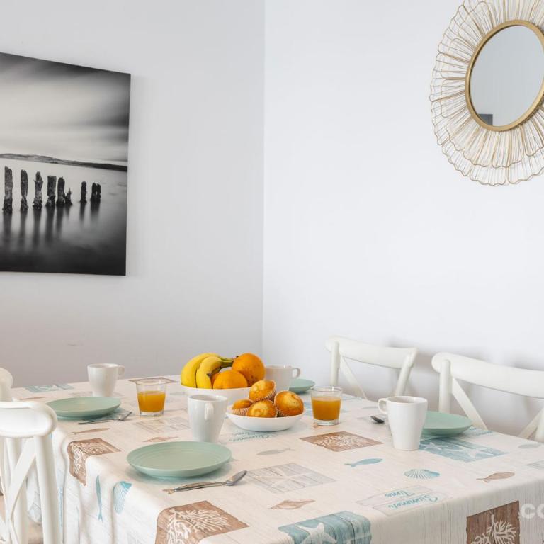 Barbate Promenade Apartment · Restaurants & Marina - Apartamento - 6