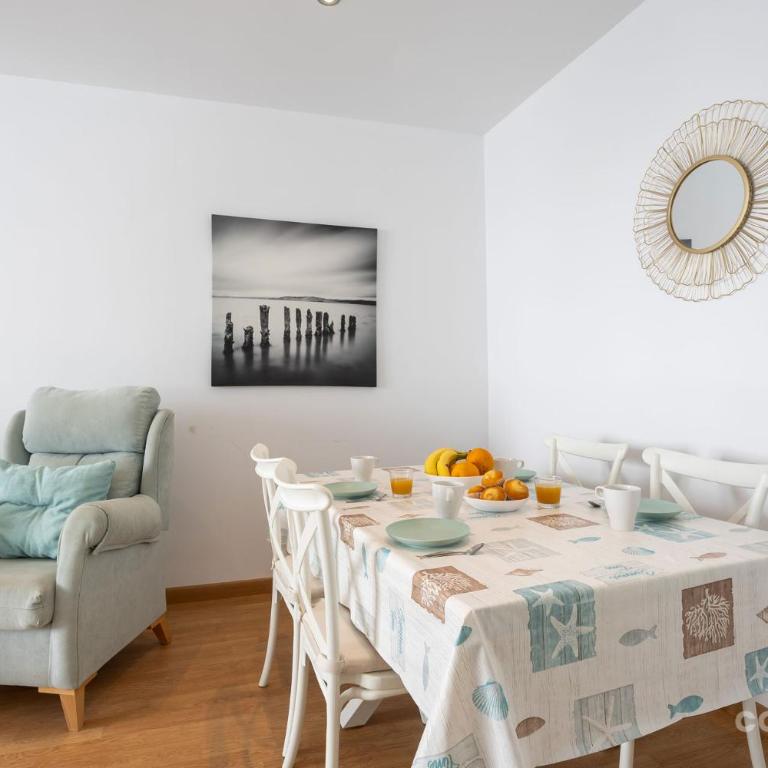 Barbate Promenade Apartment · Restaurants & Marina - Apartamento - 11