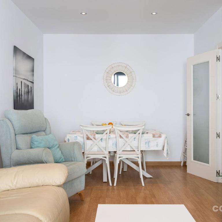Barbate Promenade Apartment · Restaurants & Marina - Apartamento - 13