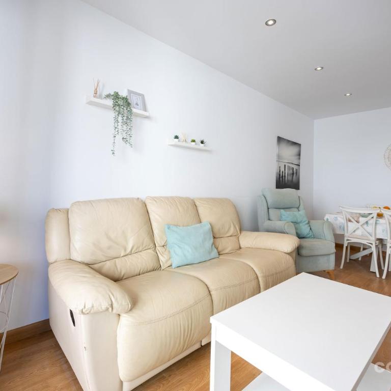 Barbate Promenade Apartment · Restaurants & Marina - Apartamento - 22