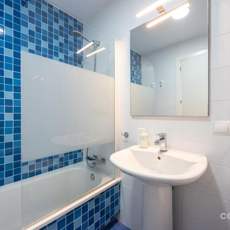 Barbate Promenade Apartment · Restaurants & Marina - Apartamento - 27