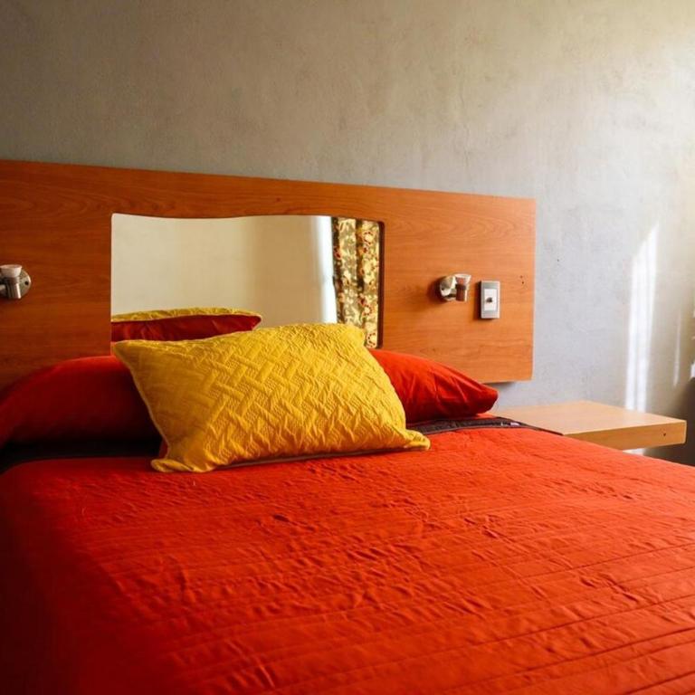 De Lux - Four-Bedroom House - 15
