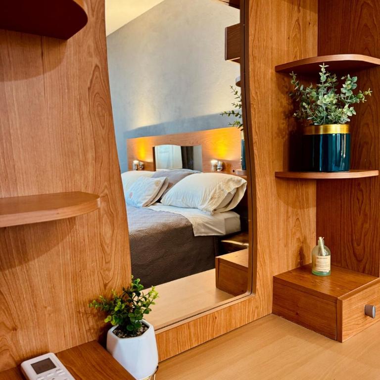 De Lux - Four-Bedroom House - 24