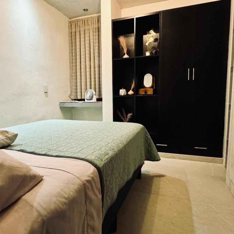 De Lux - Four-Bedroom House - 26